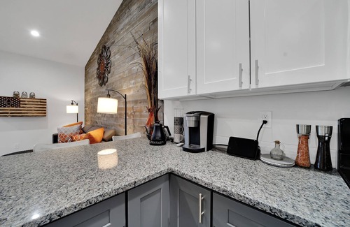 Twin Falls House | The Jolly Rancher, Luxury Furnishings, Jet Tub, Fenced Yard, Corporate and Vacan