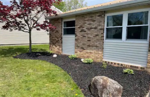 Ontario House | The Juli House - Home Away From Home!