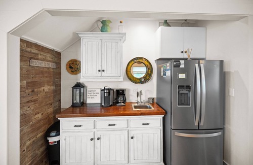 Sharp Reef House | The Key Lime Cottage - A Perfect Beach Retreat, with a private heated pool!