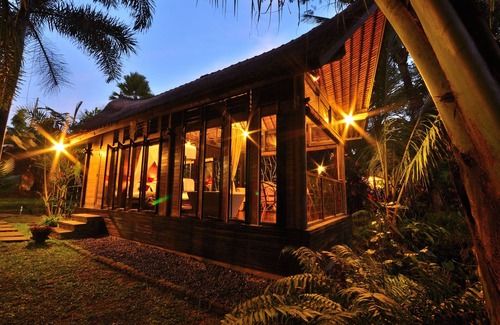 Melayang Villa | THE KINGFISHER at Jendela di Bali | A Romantic Retreat in the Hills near UBUD