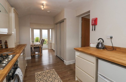 Kirkby-in-Furness Cottage | THE KNOLL, family friendly, with a garden in Kirkby-In-Furness