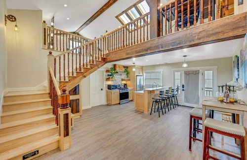 Altadena Apartment | The Kodama Yokai Near Universal Studios, Crypto Arena, and Rose Bowl