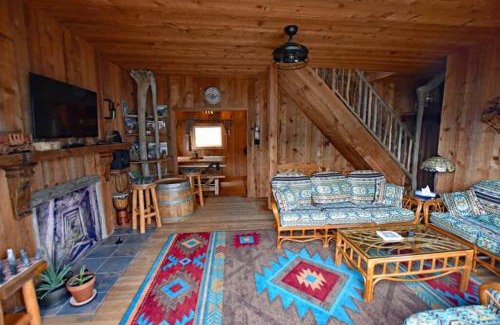 Ainsworth Hot Springs House | The Kootenay Vacation Sensation! Views, Hotsprings, Hiking, Caves, Skiing and more!