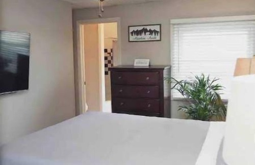White Mills Apartment | The Lackawaxen Suite at PatriotHouse of Hawley PA