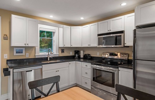 Rockport House | The Ladybug 2BR Cottage Steps 2 Bearskin Neck 2 Parking Spaces, Patio, Grill