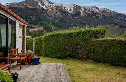 Lake Hawea House | The Lake Base - Lake Hāwea Holiday Home