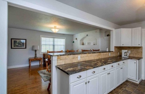 Salina House | The Lake House At Hudson