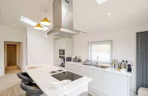 Carnforth Ski Chalet | The Lake House is a beautiful 2 bedroom lodge with contemporary styling throughout.