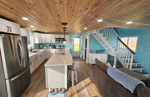 Harsens Island Cottage | The Lake House on McDonald Island - Middle Channel! BOAT ACCESS ONLY!