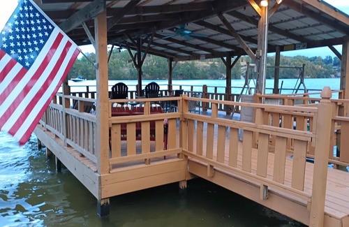 Mid America House | The Lake House on Lake Hamilton