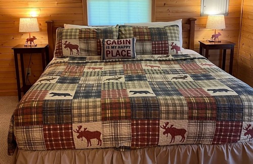 Byrdstown Cabin | The Lake House sits about 300 Yds from East Port Marina on Dale Hollow Lake