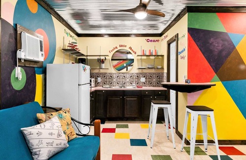 Jenkins Condo | The Lake Shack -Fun and Quirky, Bring Your Boat, A Fun Getaway Experience!-B52