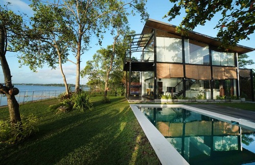 Panadura Villa | The Lakes Edge Residence | A cosy retreat by the Bolgoda Lake