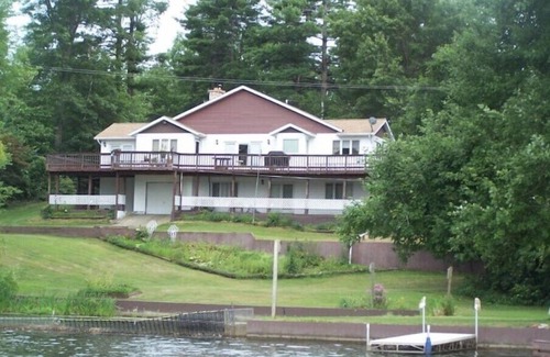 Niverville House | The Lakeshore House