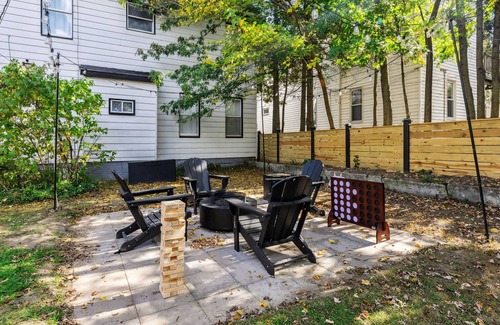 Lakewood House | The Lakewood Belle! Family Friendly Home -10 mins to Downtown