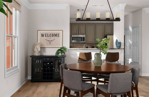 Old Enfield Apartment | The Lamar Lookout + 3BR + Skyline Views in Austin