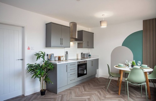 Crawcrook House | The Lampton - Modern - Gibside - Smart Tv - WIFI
