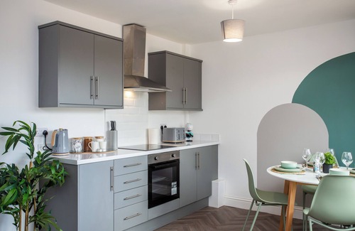 Crawcrook House | The Lampton - Modern - Gibside - Smart Tv - WIFI