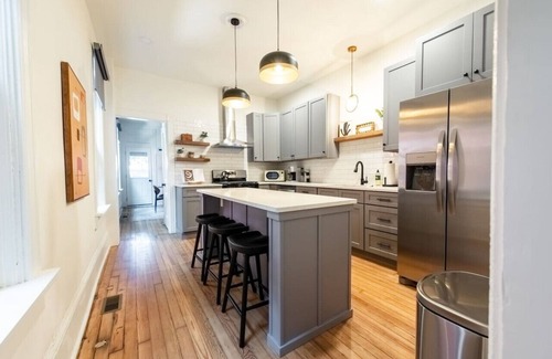 Lancaster House | The Lancastrian House | 5BR w/Historic Charm, Walk Anywhere Downtown