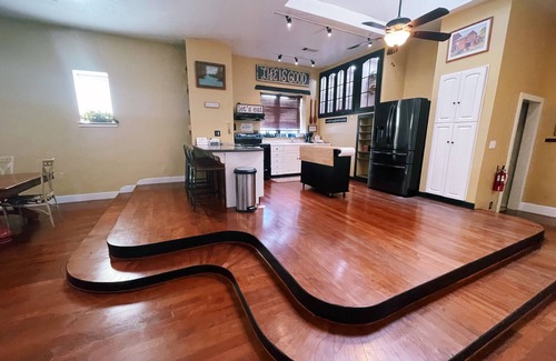 Van Buren Apartment | The Landing at Main Street Suites: Cozy apartment in downtown Van Buren, AR