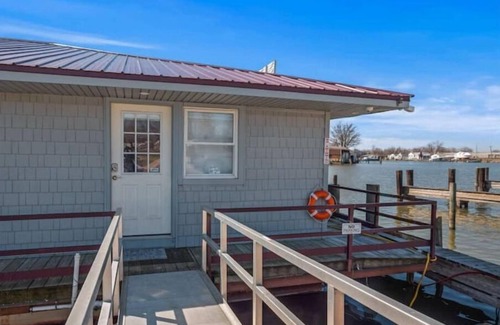 Harrison Boat Rental | The Landing - Clinton River at Lake St. Clair
