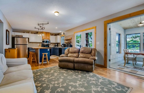 New Auburn Cabin | The Landing on Lower Long Lake
