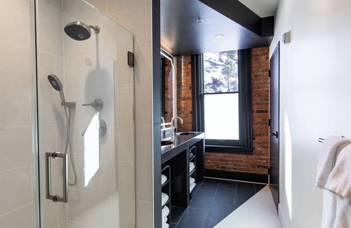 Deadwood Hotel | The Landmark Hotel and Casino