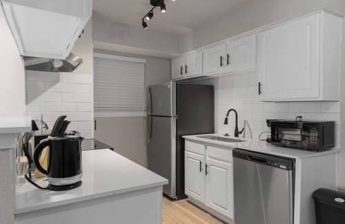 North Arlington Apartment | The Landry 157 | Spacious and Cozy 1 Bedroom 1bth