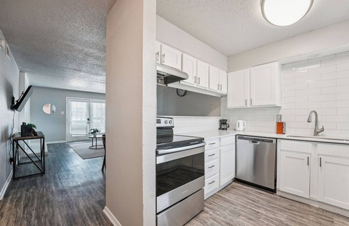 North Arlington Apartment | The Landry 204 | Spacious and Cozy 2 Bedroom 2bth
