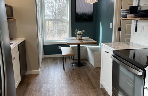 Cane Valley House | The Last Cast, *Unit B*, 1/4 mile from Green River Marina