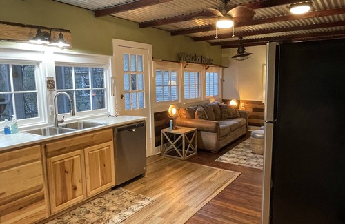 Mountain Rest Cabin | The last resort at Lake Becky!