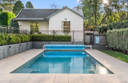 Burradoo Cottage | The Lauretana Cottage - Heart of Bowral w/pool!