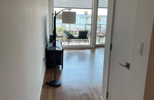 East Village Apartment | The Lavender – Bright & Cozy 2-Bedroom Apartment with WiFi,GYM & AC