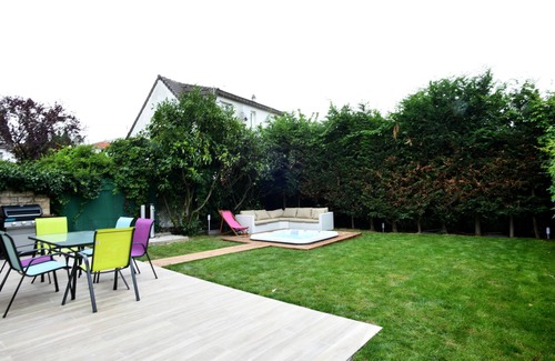 Rosny-sous-Bois House | The leaning house