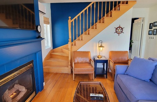 Alexandria Bay House | The Ledges Resort and Marina, Harbor House