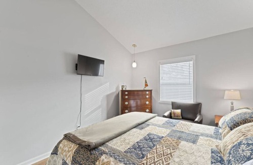 Lenexa House | The Legendary Lenexa