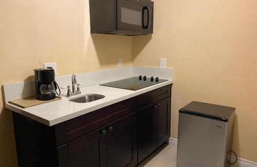 Southeast Anaheim Hotel | The Lemon Tree Hotel