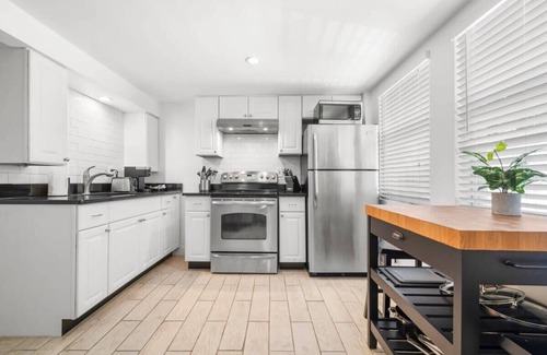 Historic Hyde Park North Apartment | The Lil' Hyde Out | Cute Hyde Park Apt