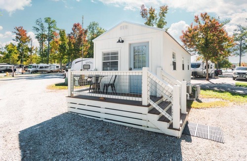 Gadsden Cottage | The Lily at River Rocks Landing