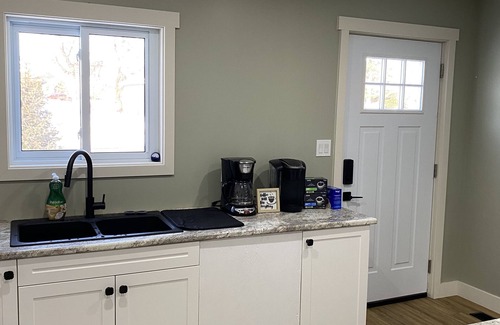 Timiskaming District House | The Little Green House :2 bedroom house on river, short walk to downtown core