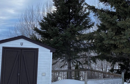 Timiskaming District House | The Little Green House :2 bedroom house on river, short walk to downtown core