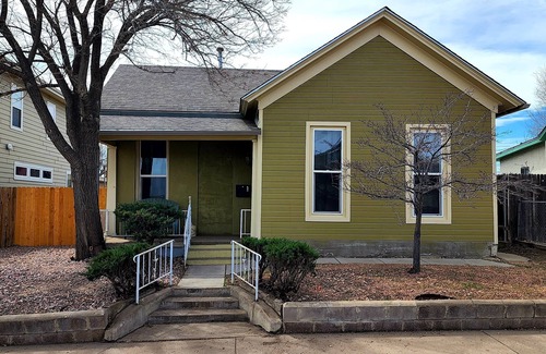 Pueblo House | The Little Green House Cozy & Centrally Located Near the Riverwalk/Downtown