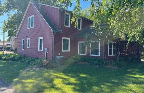 Grundy Center House | The Little Red Cottage is 1-bedroom on Main Level with access to the main floor