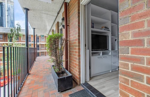 Carlton South Apartment | The Little Royal A Carlton Gardens Studio