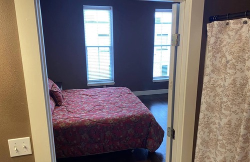 Lockhart Bed & Breakfast | The Lockhart Courthouse View on the Square 20 min. to ABIA & CotA; BBQ & Music