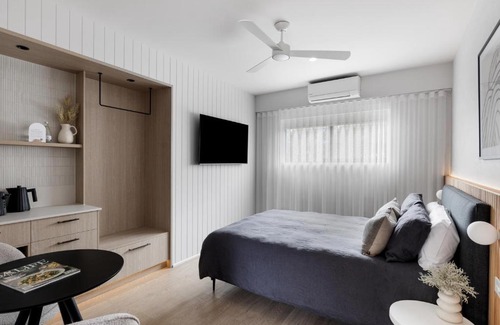 Mount Gambier Apartment | The Lodge - 4 Luxury Central Private Studio Rooms - Free wifi