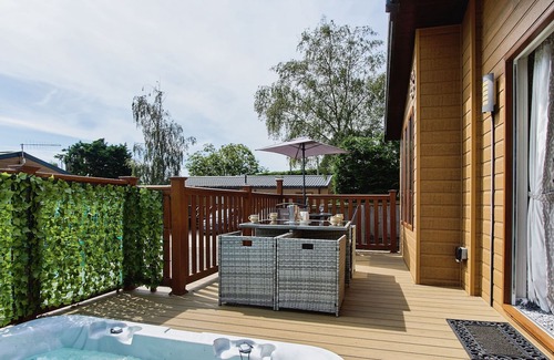Ryde Cabin | The Lodge - a cabin that sleeps 6 guests in 3 bedrooms