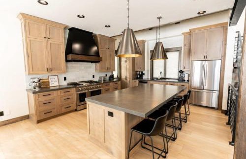 Island Park House | The Lodge at Cutthroat Landing
