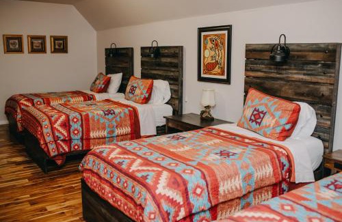 Lakeshore House | The Lodge at Lakeshore