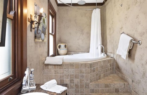 Robertson Villa | The Lodge at Linden Hall